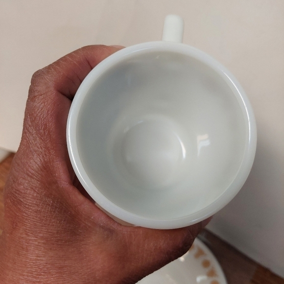 Vintage Pyrex Cup and Saucer - Picture 5 of 12